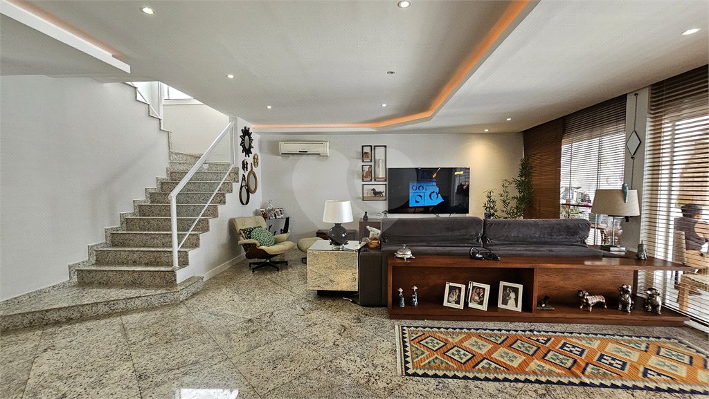 Casa à venda ou para alugar com 4 quartos, sendo 3 suítes, no condomínio Associação Vivendas do Sol, Rio de Janeiro - RJ