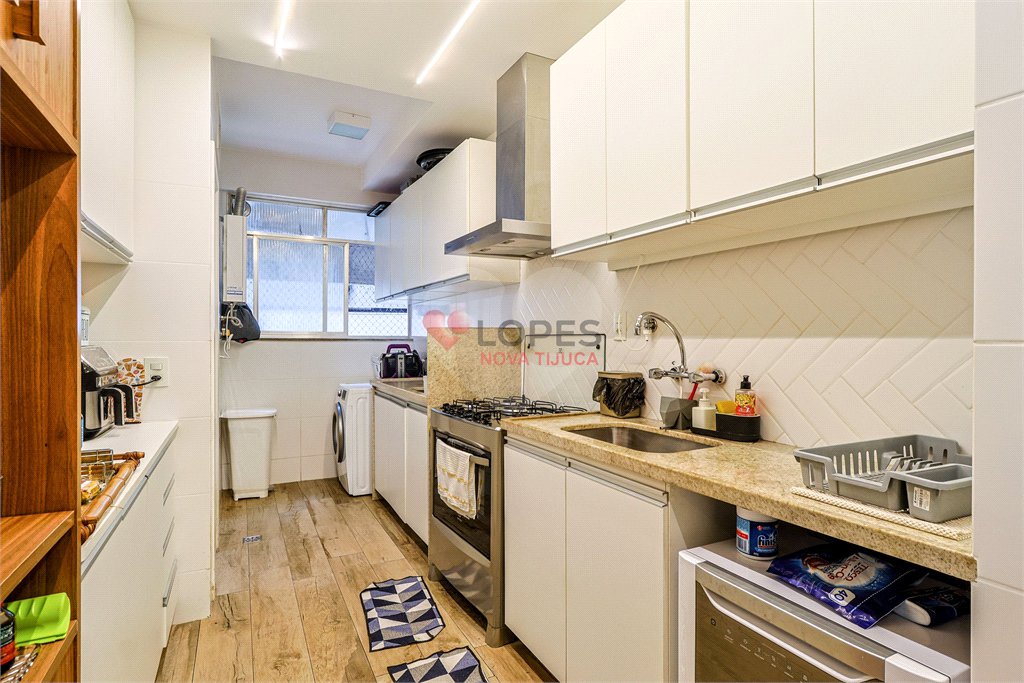 Apartamento à venda com 3 quartos, sendo 1 suíte,  em Lagoa, Rio de Janeiro, RJ
