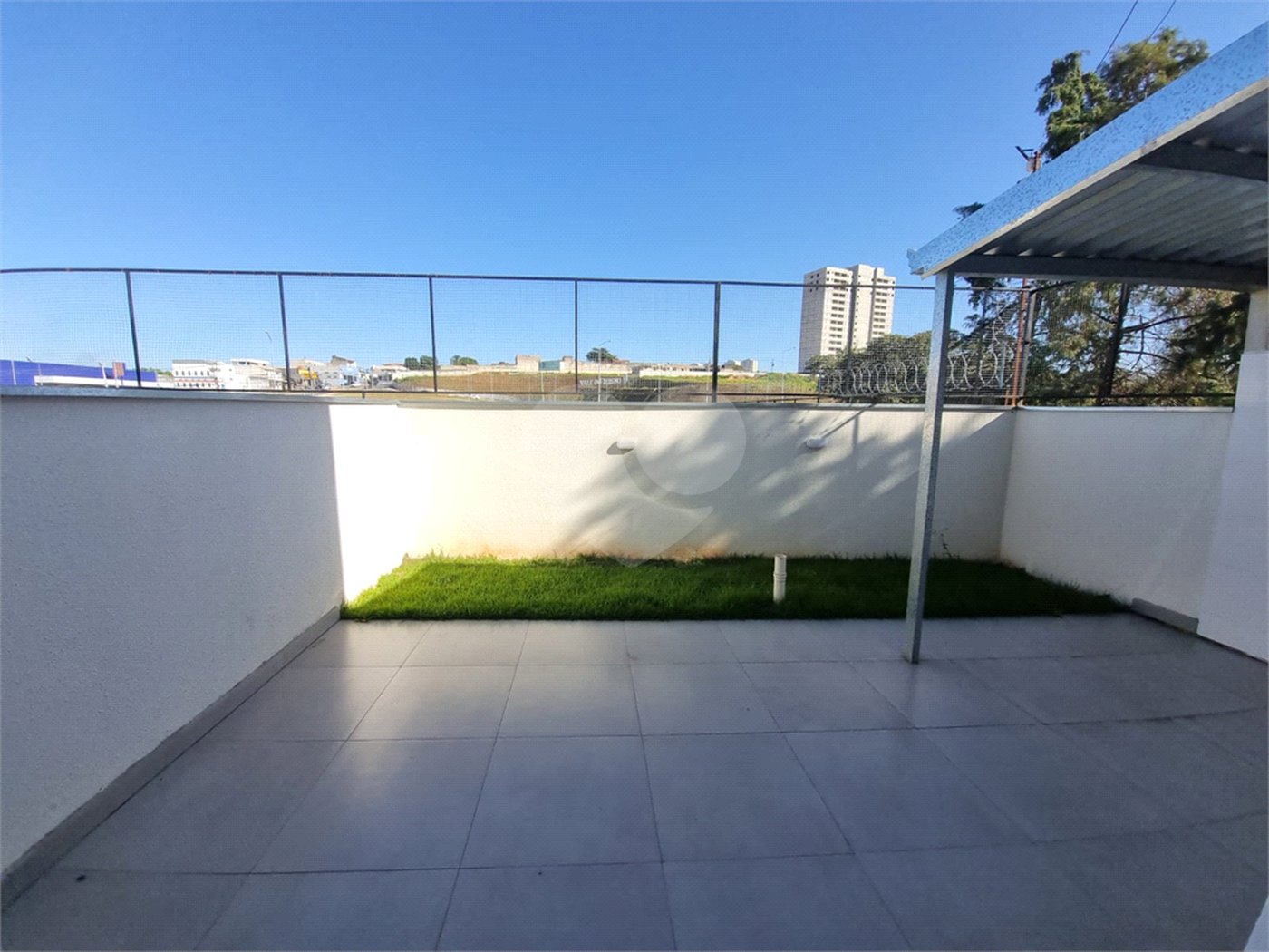 Casa à venda com 3 quartos, sendo 1 suíte, no condomínio Residencial Américo Figueiredo, Sorocaba - SP