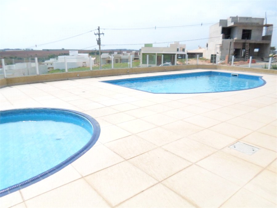 Casa à venda com 4 quartos, sendo 1 suíte, no condomínio Villagio Milano, Sorocaba - SP