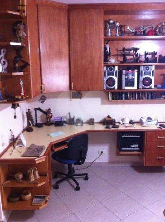 Sobrado à venda com 6 quartos, sendo 4 suítes, em Barro Branco (zona Norte), São Paulo, SP