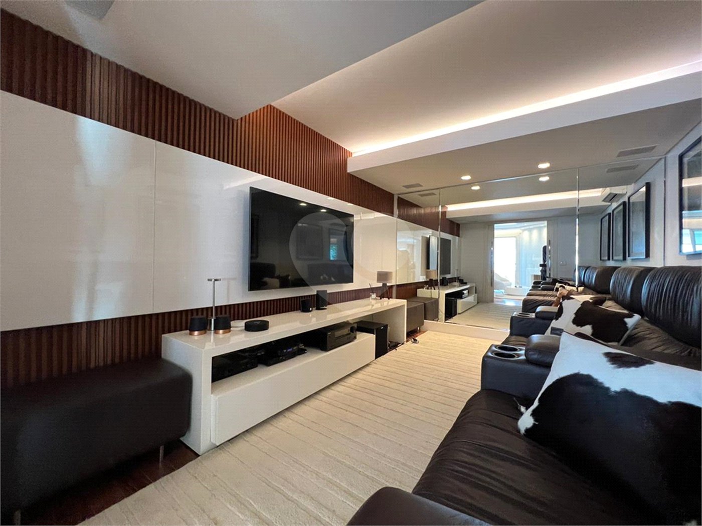 Apartamento para alugar com 4 suítes em Água Fria, São Paulo, SP