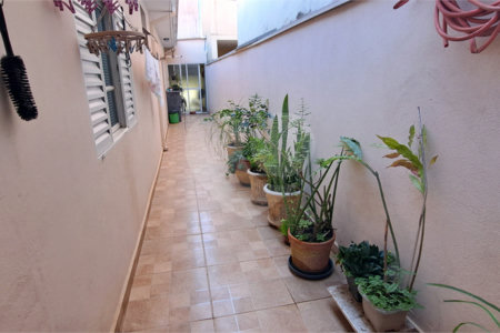 Casa no Jardim Medeiros ampla com 3 dormitórios bem distribuída