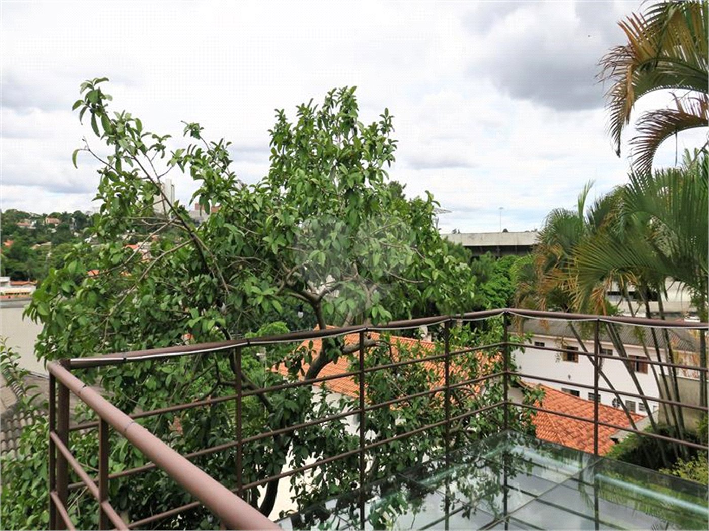 Casa à venda com 4 quartos, sendo 2 suítes, em Jardim Leonor, São Paulo, SP