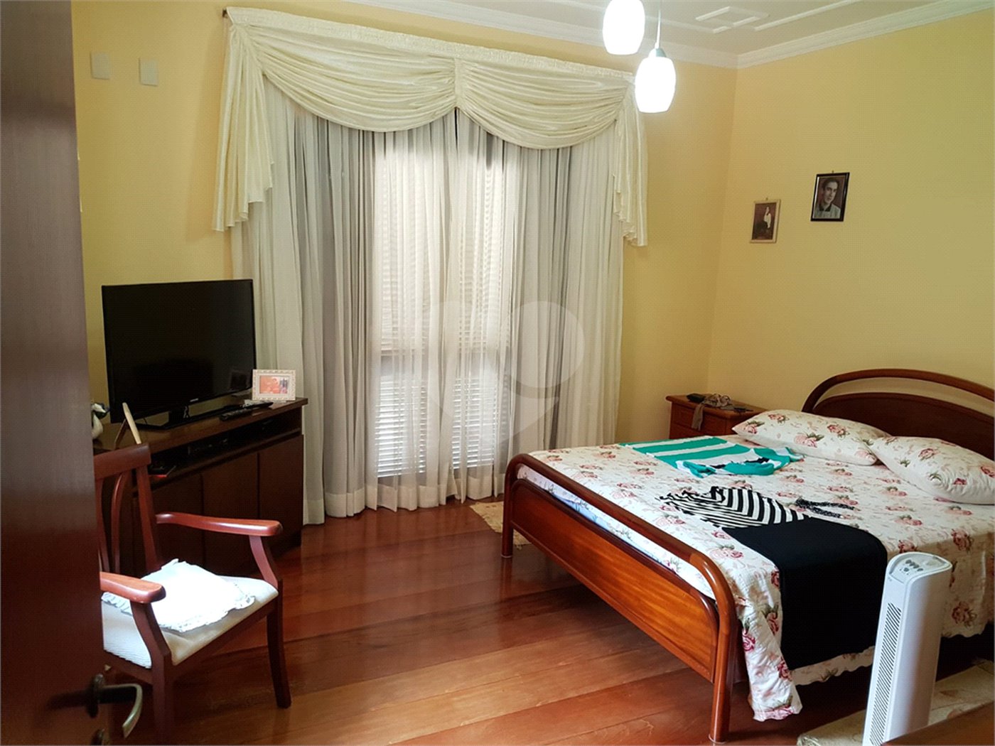Casa à venda com 4 quartos, sendo 3 suítes, no condomínio Ibiti do Paço, Sorocaba - SP