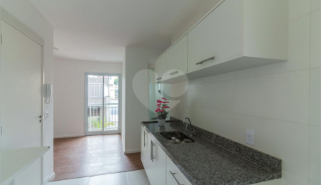 Casa à venda com 2 quartos no condomínio Severa, São Paulo - SP