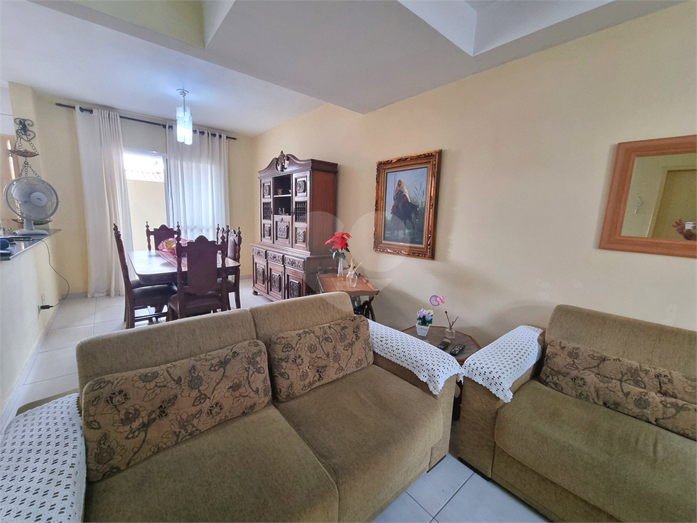 Casa à venda com 3 quartos, sendo 1 suíte, no condomínio Village St. Louis, São Paulo - SP