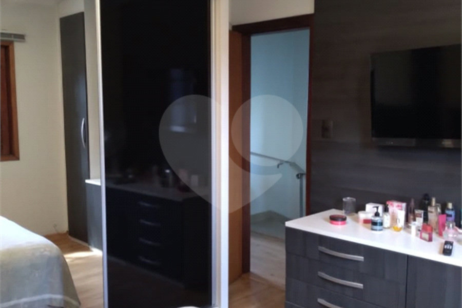 Sobrado à venda com 4 quartos, sendo 1 suíte,  em Limão, São Paulo, SP