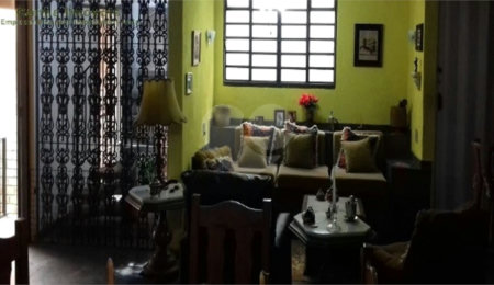 Sobrado à venda com 8 quartos, sendo 3 suítes,  em Liberdade, São Paulo, SP