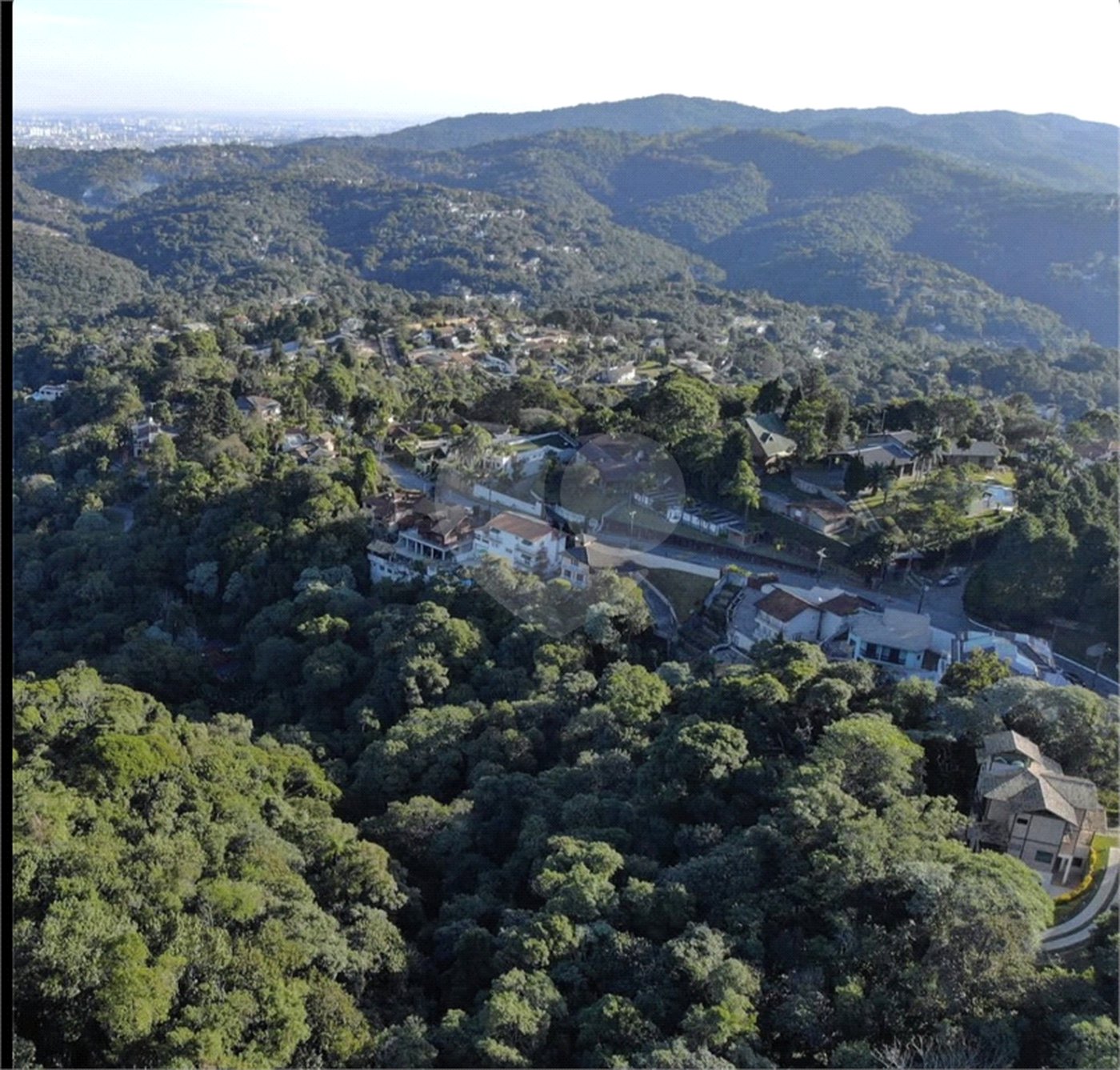 Terreno à venda no condomínio Alpes da Cantareira, Mairiporã - SP