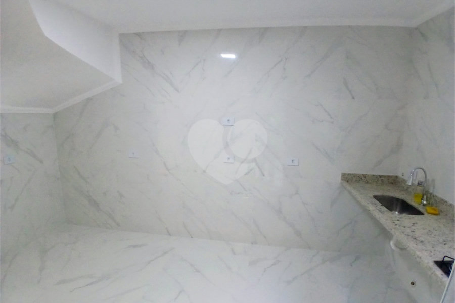 Casa à venda com 3 quartos, sendo 1 suíte,  no condomínio Res Saint Honoré, São Paulo - SP
