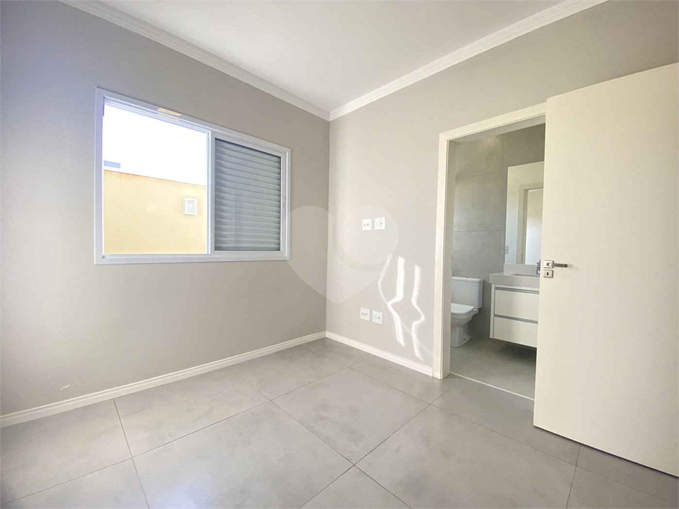 Casa à venda com 3 quartos, sendo 1 suíte, no condomínio Reserva Central Parque, Salto - SP