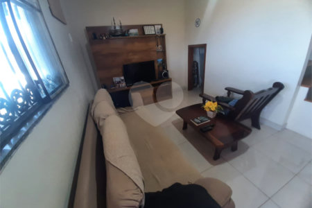 Casa à venda com 4 suítes em Santa Cruz, Rio de Janeiro, RJ