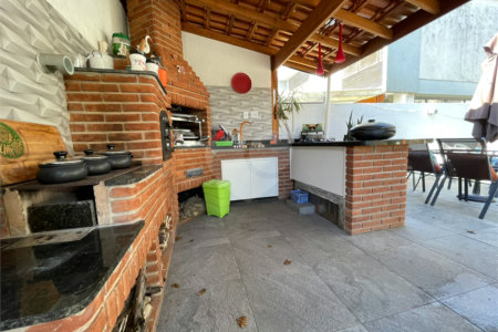 Sobrado à venda com 4 quartos, sendo 3 suítes, em Alto da Lapa, São Paulo, SP