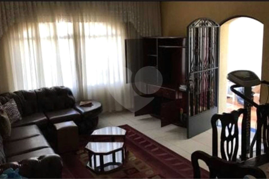 Casa à venda com 4 quartos, sendo 1 suíte, em Vila Galvão, Guarulhos, SP