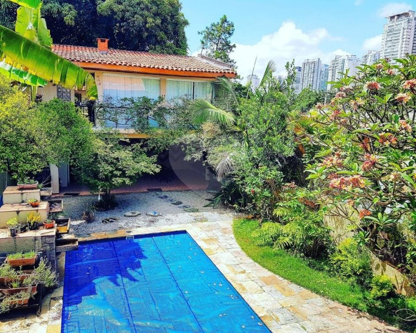 Sobrado à venda com 4 quartos, sendo 2 suítes, em Brooklin Velho, São Paulo, SP