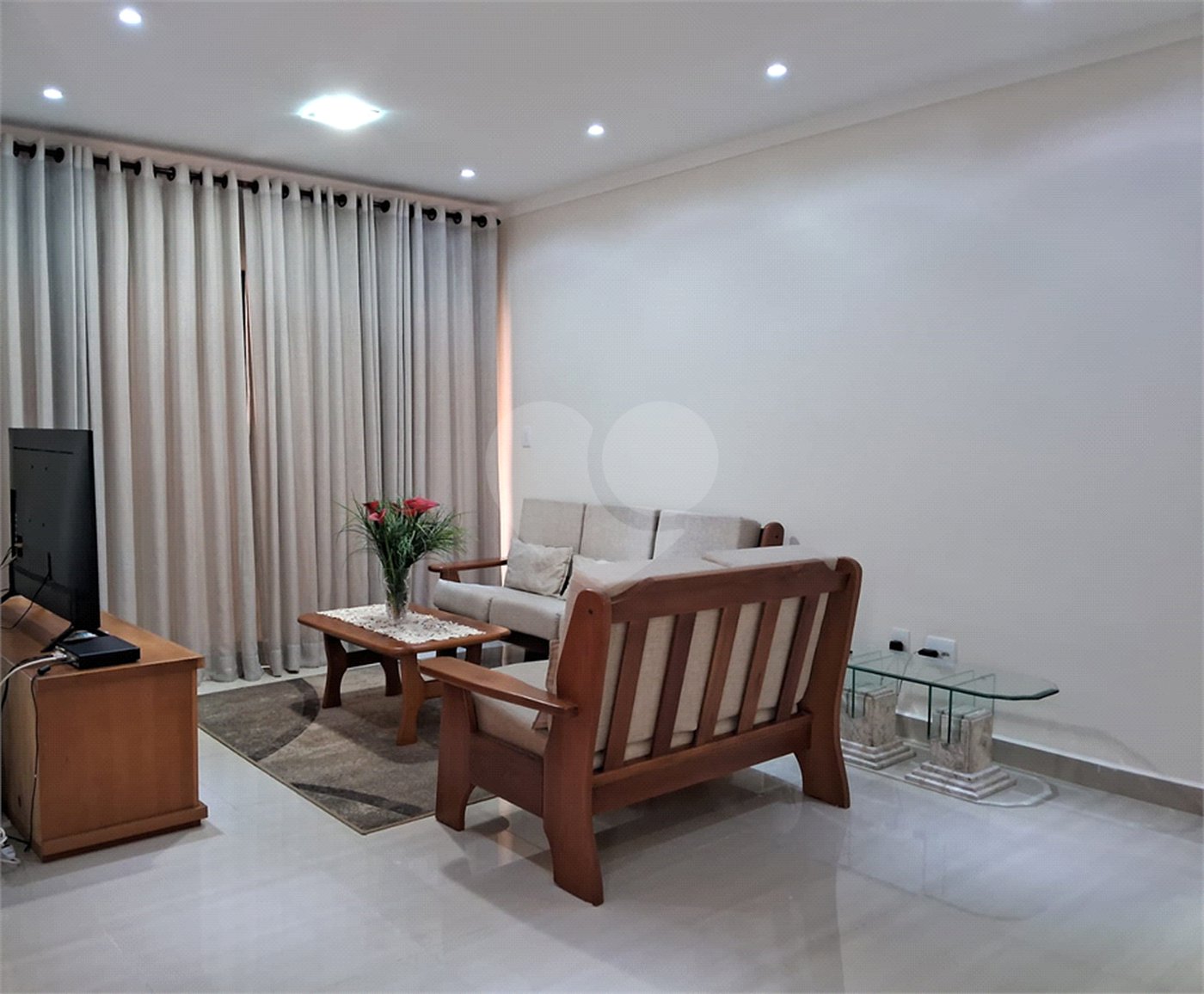 Casa Térrea à venda com 3 quartos, sendo 1 suíte,  em Vila Áurea, Poá, SP