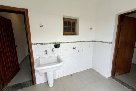 Casa à venda ou para alugar com 4 quartos, sendo 3 suítes, no condomínio Estância Marambaia, Vinhedo - SP
