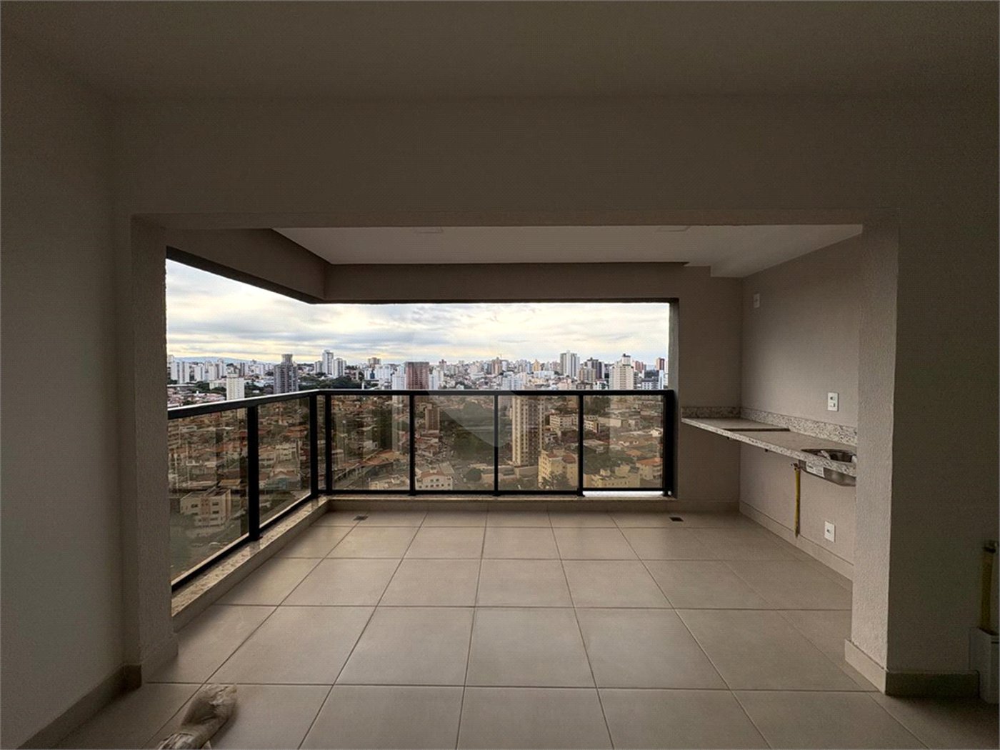 Apartamento à venda com 3 quartos, sendo 1 suíte,  em Jardim Faculdade, Sorocaba, SP