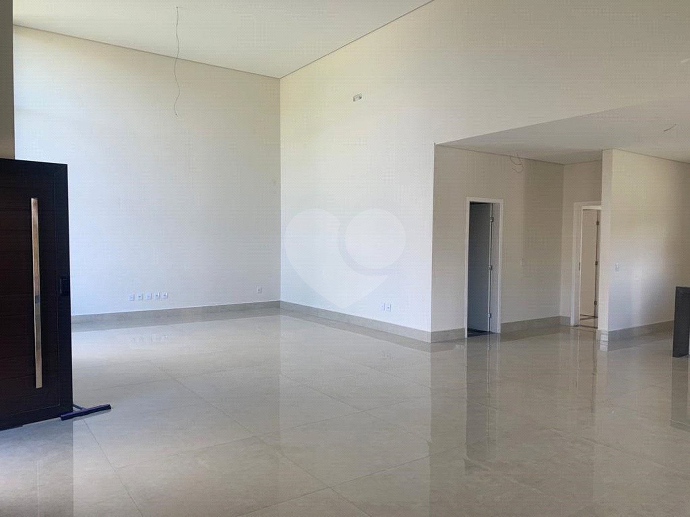 Casa à venda com 4 suítes no condomínio Lago Azul Residencial e Golfe, Araçoiaba da Serra - SP