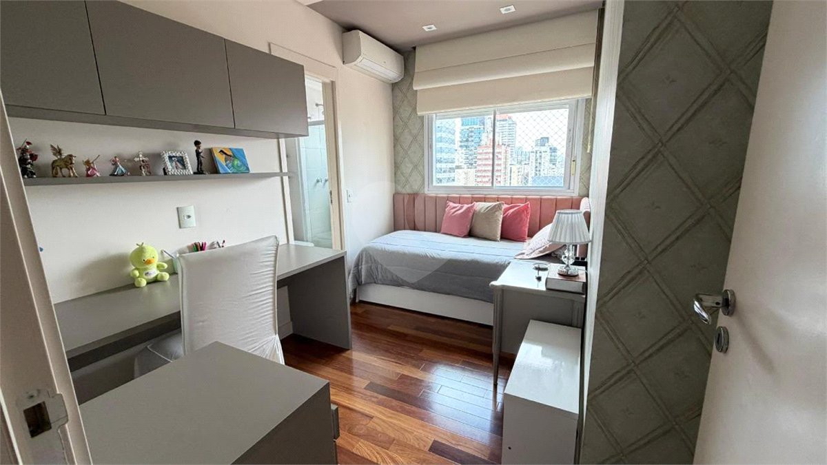 Apartamento à venda com 3 suítes em Vila Olímpia, São Paulo, SP