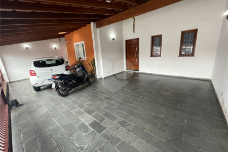 Casa à venda com 2 quartos, sendo 1 suíte, em Vila Angélica, Sorocaba, SP