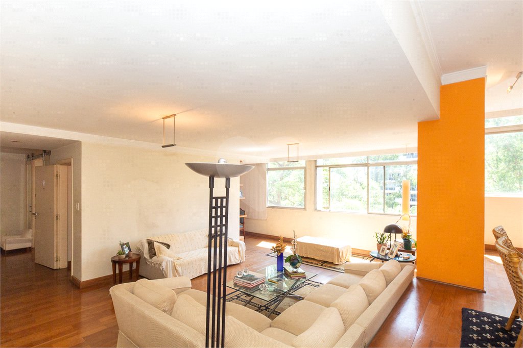 Apartamento à venda com 3 quartos, sendo 2 suítes,  em Alto da Boa Vista, São Paulo, SP