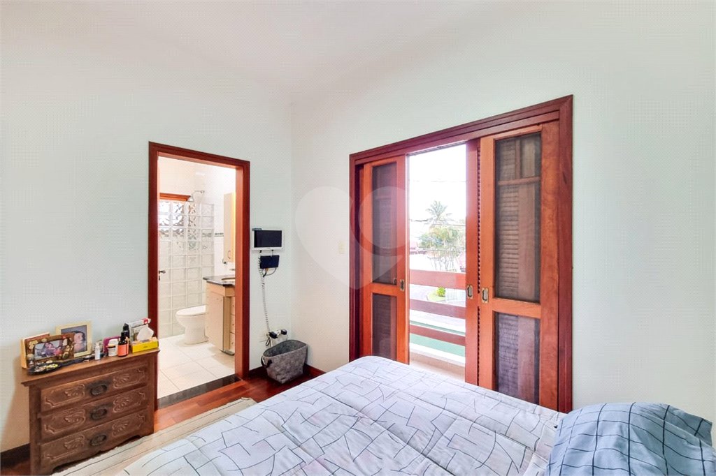 Casa à venda com 4 quartos, sendo 3 suítes, no condomínio Morada da Serra, São José dos Campos - SP