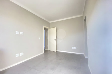 Casa à venda com 3 quartos, sendo 1 suíte, no condomínio Reserva Central Parque, Salto - SP
