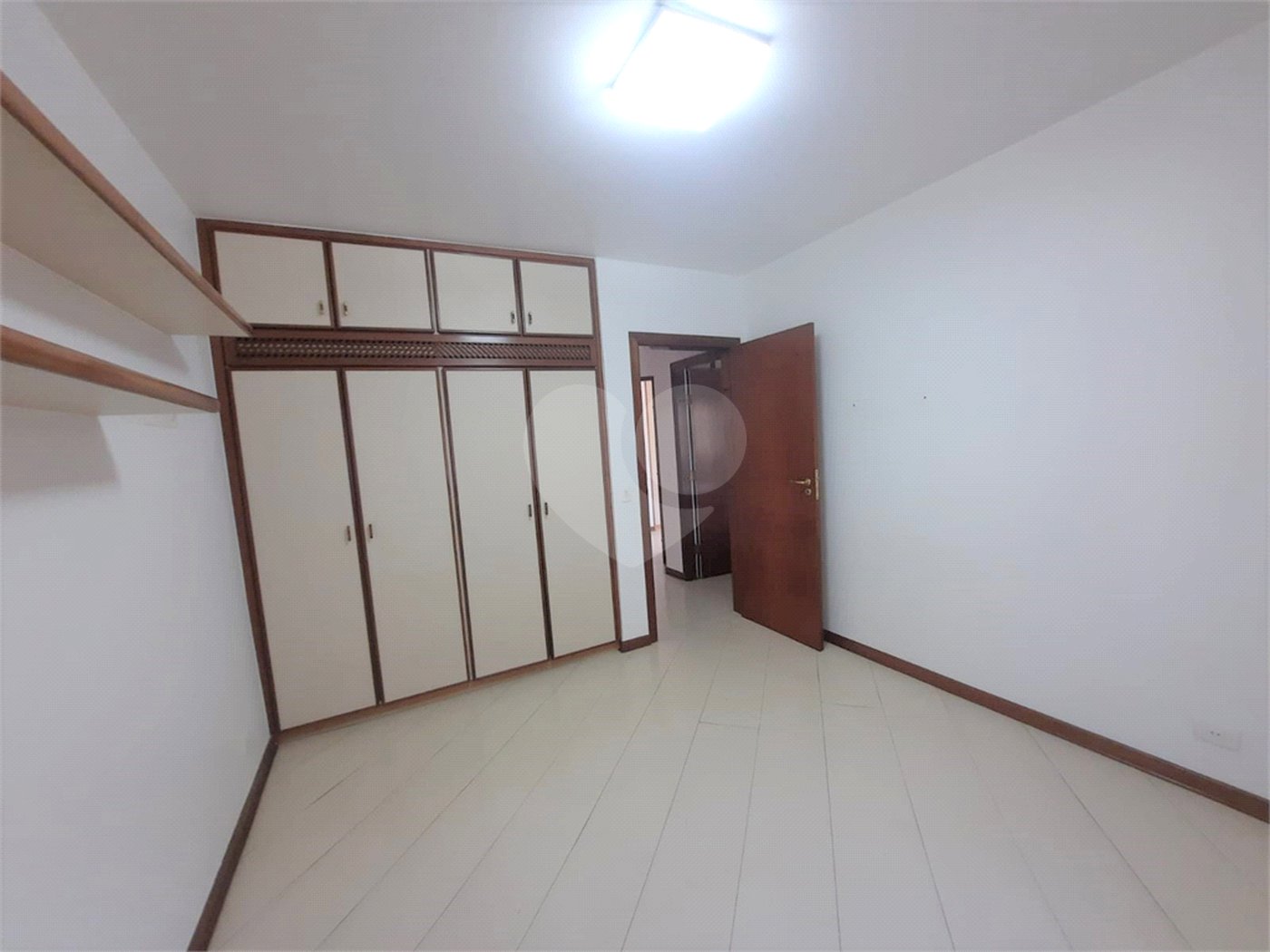 Sobrado à venda com 4 quartos, sendo 2 suítes, em Granja Julieta, São Paulo, SP