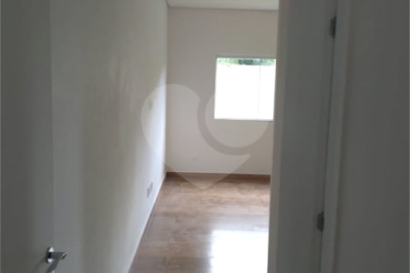 Casa à venda com 4 suítes no condomínio Saint Thomás Rua Uruana,9, Carapicuíba - SP