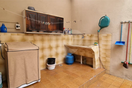 Sobrado à venda com 4 quartos, sendo 1 suíte,  em Água Branca, São Paulo, SP