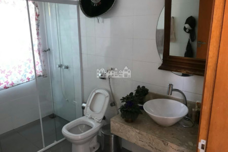 Casa à venda com 5 quartos, sendo 3 suítes, em Loteamento Jardim Morumbi, Atibaia, SP