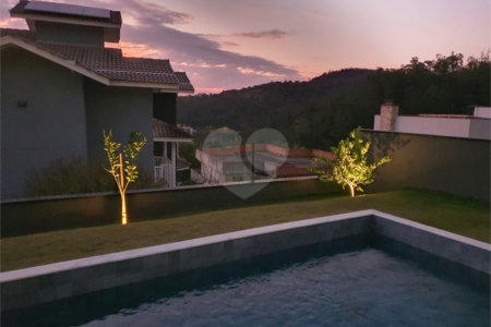 Casa à venda com 4 suítes no condomínio Porto Atibaia, Atibaia - SP