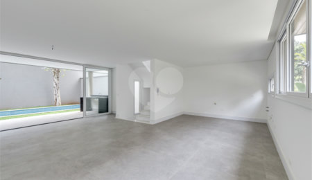 Casa à venda com 4 suítes no condomínio Venezia, São Paulo - SP