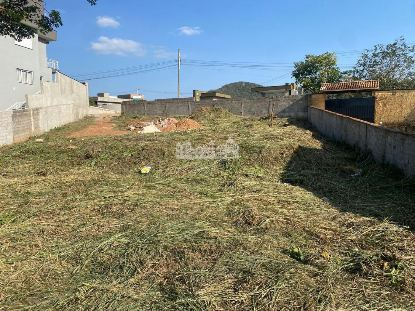 Terreno à venda em Jardim dos Pinheiros, Atibaia, SP