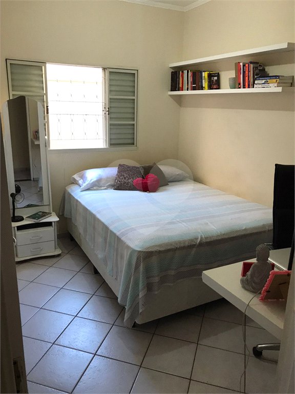 Casa à venda com 3 quartos, sendo 1 suíte, em Jardim Karolyne, Votorantim, SP
