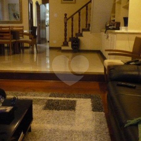 Sobrado à venda com 4 quartos, sendo 2 suítes, em Vila Paulicéia, São Paulo, SP