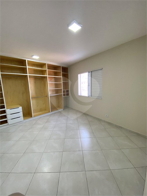 Casa à venda com 3 quartos, sendo 1 suíte, no condomínio Ana Carolina, São Paulo - SP