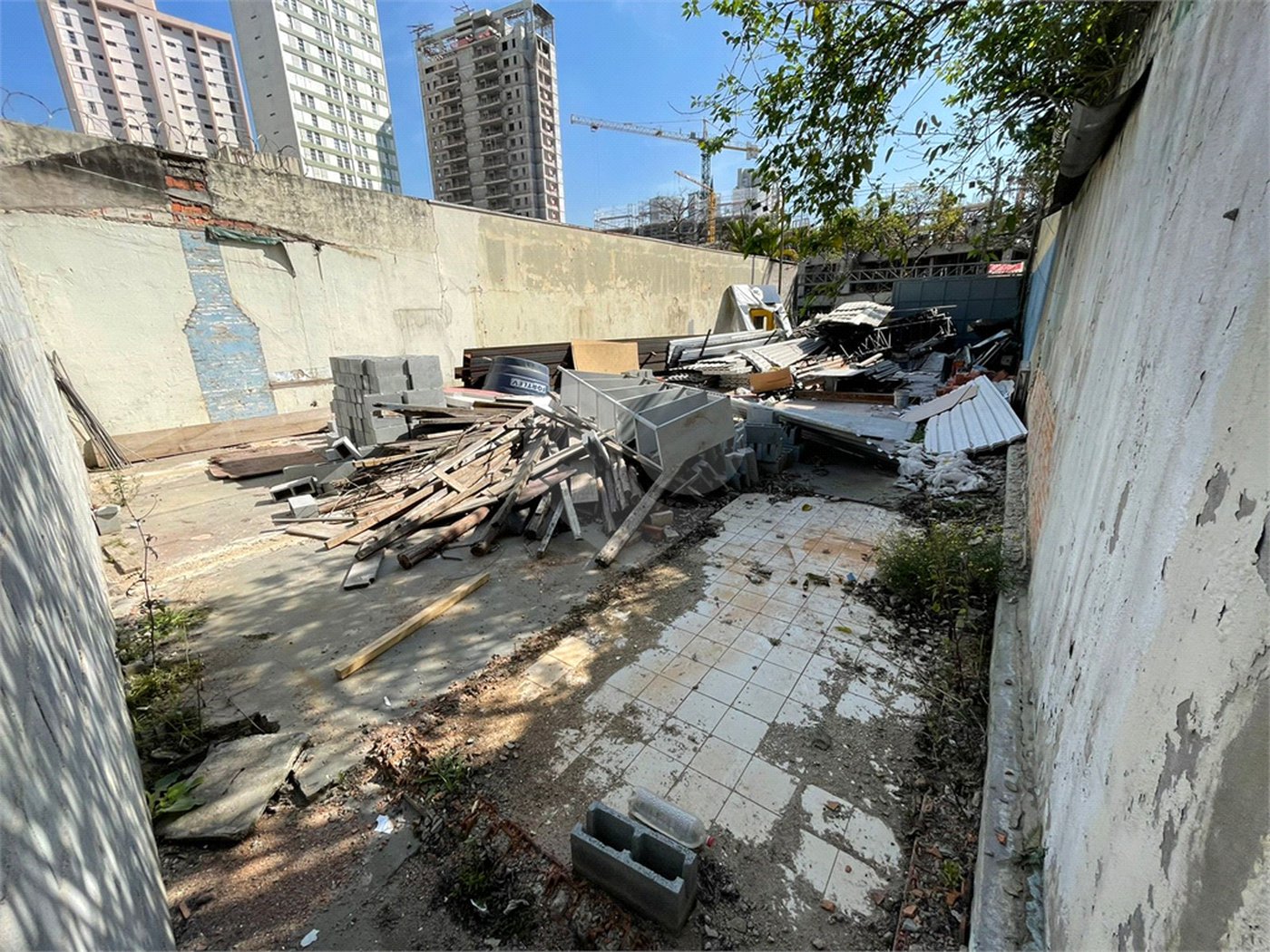 Terreno à venda em Jardim das Acácias, São Paulo, SP