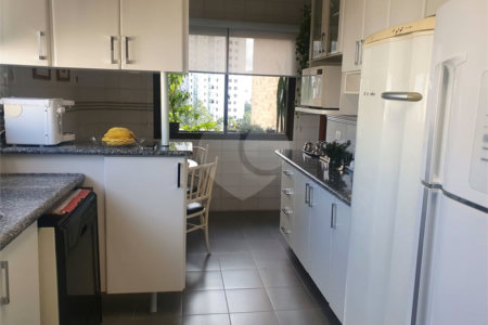 Apartamento à venda com 4 suítes em Vila Andrade, São Paulo, SP