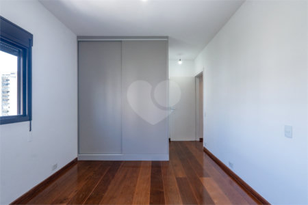 Apartamento à venda com 4 quartos, sendo 3 suítes, em Campo Belo, São Paulo, SP
