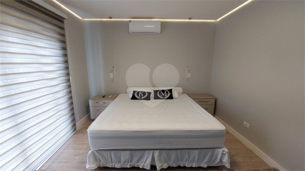 Casa à venda com 4 suítes no condomínio Figueira Garden, Atibaia - SP