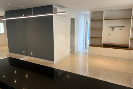 Apartamento à venda com 2 quartos, sendo 1 suíte, em Santo Amaro, São Paulo, SP