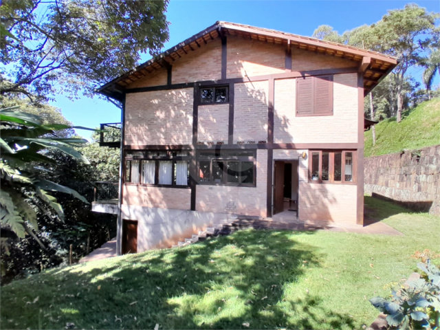 Casa à venda com 3 suítes no condomínio Alpes da Cantareira, Mairiporã - SP