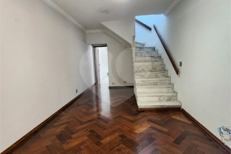 Sobrado à venda com 3 quartos, sendo 1 suíte,  em Vila Constança, São Paulo, SP