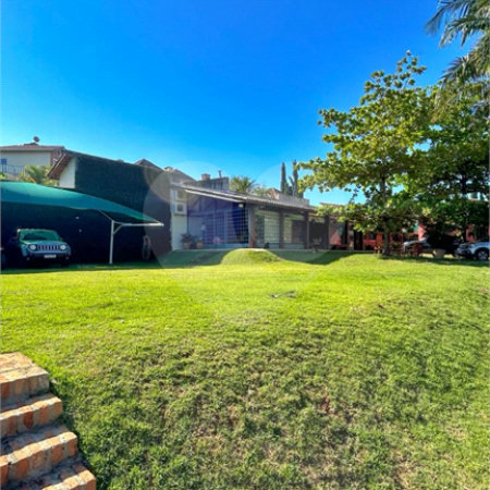 Villagio à venda com 5 quartos, sendo 3 suítes, em Vila Petrópolis, Atibaia, SP