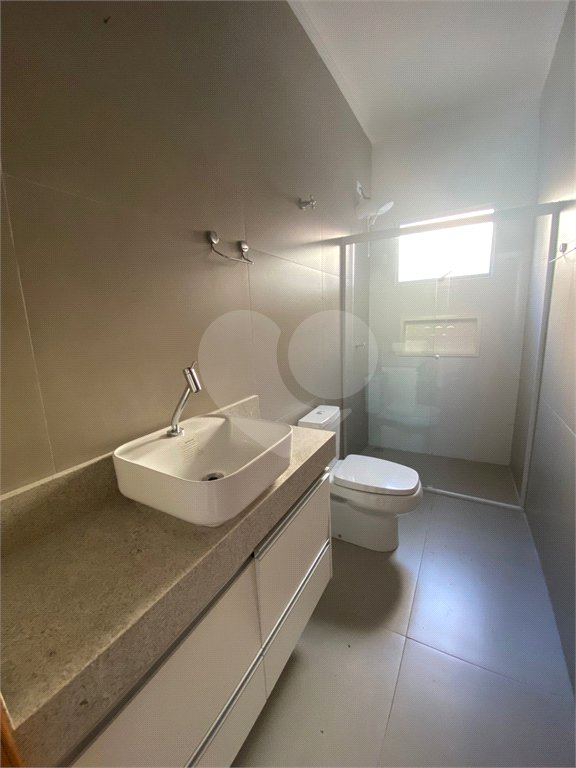Casa à venda com 3 quartos, sendo 1 suíte, em Ipê, Três Lagoas, MS