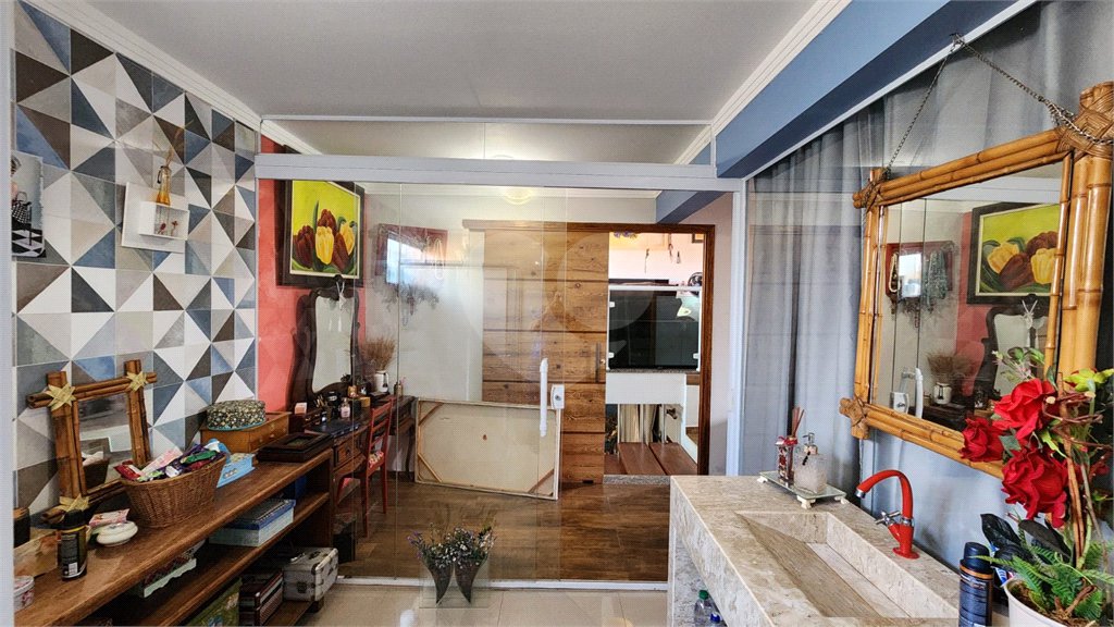 Sobrado à venda com 4 quartos, sendo 1 suíte, em Vila Romão, Salto, SP