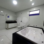 Casa à venda com 3 quartos, sendo 1 suíte,  em Vila Santa Catarina, Dourados, MS
